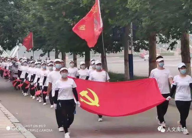 我喜欢李宇春游戏画面